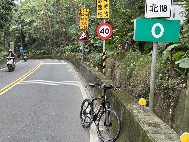 1 /1 黃子坑頭、淡水施亁紀念公園、紅毛城及沙崙海灘Element city tour