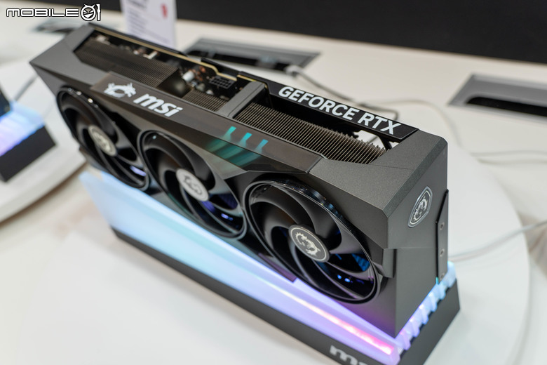 【CES2025】微星展示全系列 RTX 50 系列顯示卡 以加大散熱設計應對更高性能表現