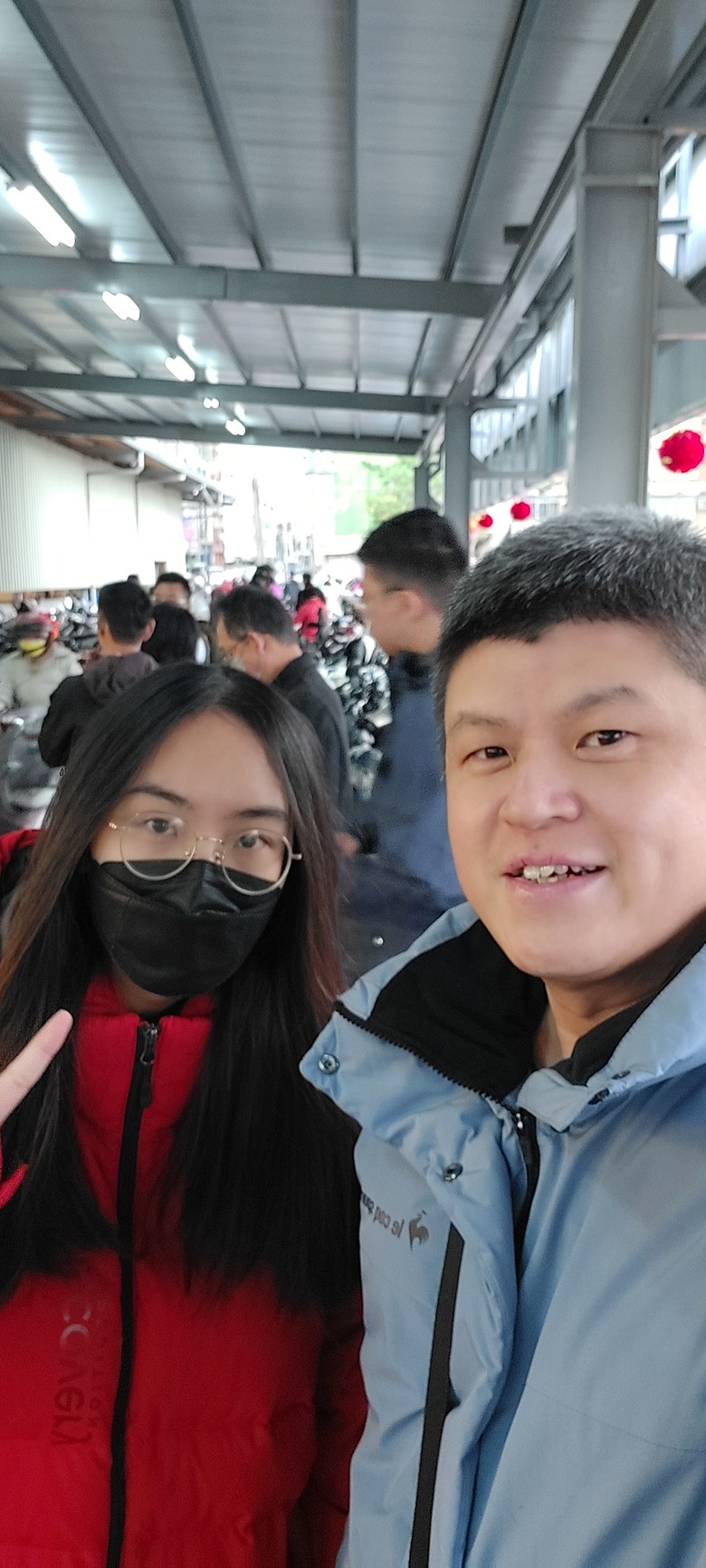 過年自由市場採買之旅【小惡魔畫蛇添福】