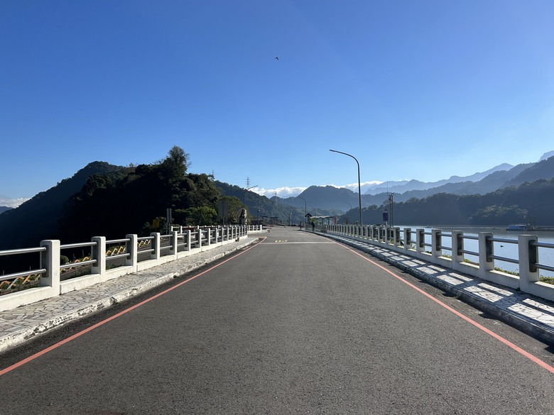 騎 遊 石 門 水 庫 ( 薑 母 島 之 旅 )