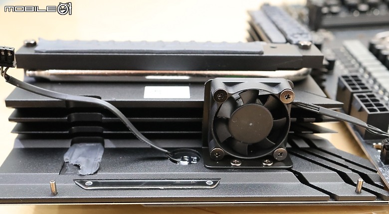 點我看大圖 10年磨一劍 OCF 回歸整併太極 ASR 華擎 Z890 Taichi OCF 開箱