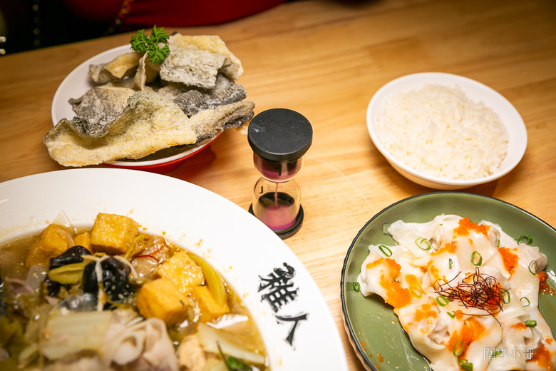 稚人酸菜魚-香酸均衡風味十足的酸菜魚太美味了，還有超狂的榴槤魚……啊娘喂啊～～也太母湯了!桃園中壢美食（邀約