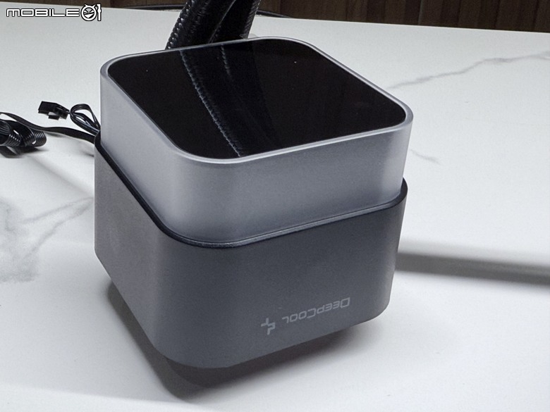 時時監控!九州風神 LQ360 帶監控螢幕水冷