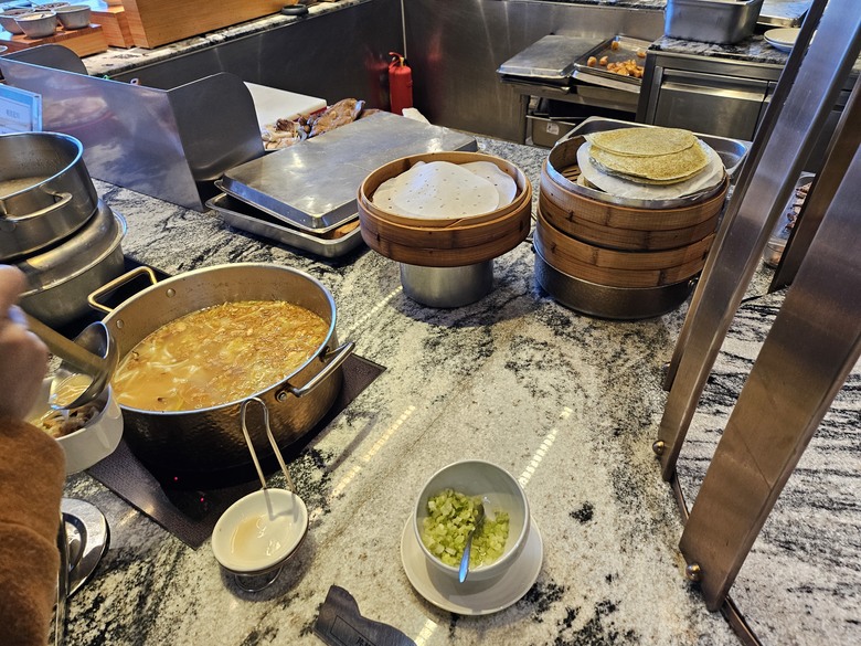 【小惡魔畫蛇添福】連兩天的回娘家大餐 - 饗食天堂 (桃園店) v.s 漢來海港 (天母Sogo店)