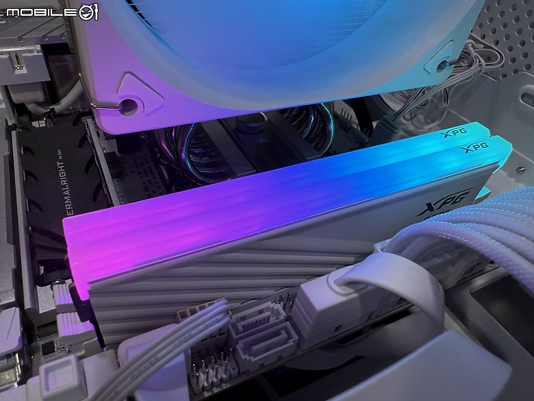 ITX/MATX 白色小海景好夥伴X870I AORUS PRO ICE 開箱