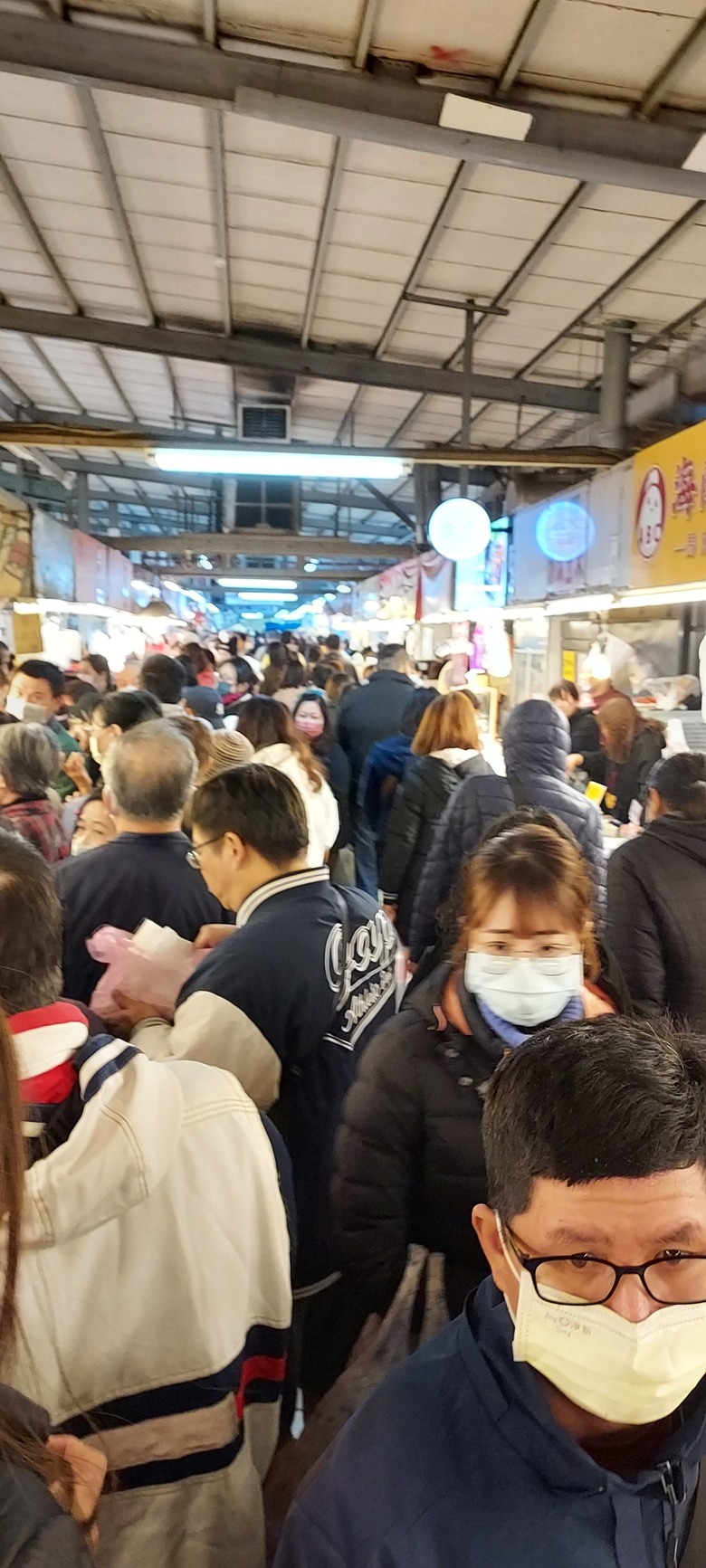 過年自由市場採買之旅【小惡魔畫蛇添福】