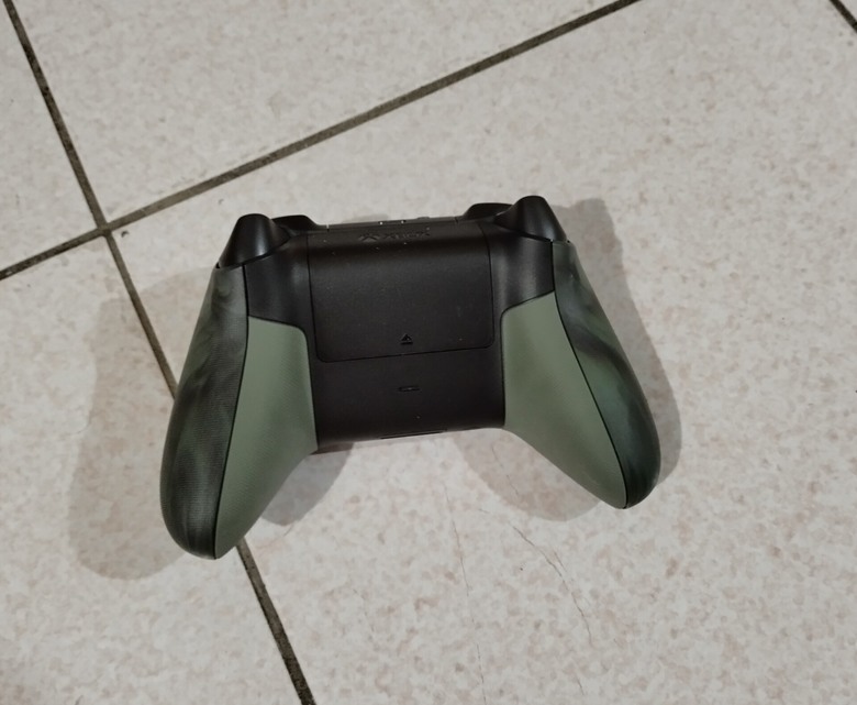 簡單開箱-Xbox 無線控制器（叢林風暴）