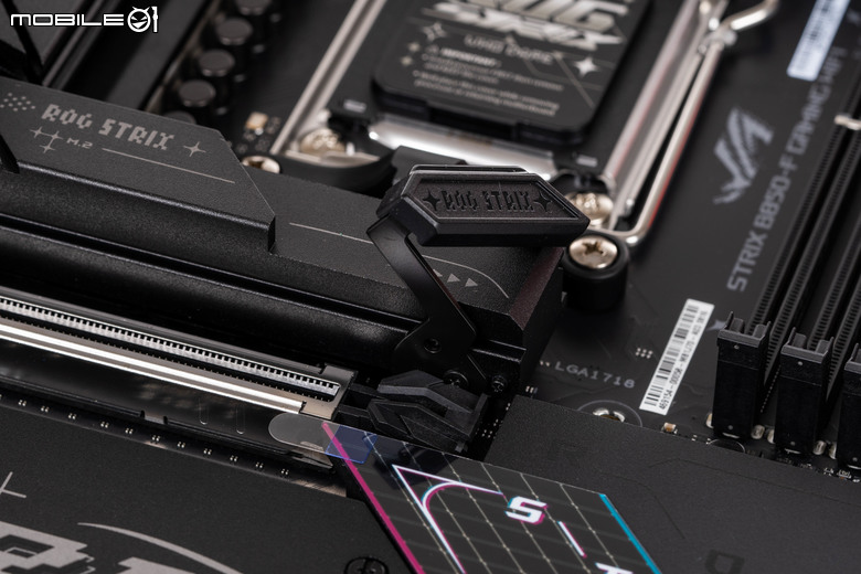 ROG STRIX B850 GAMING-F WiFI 主機板開箱實測 在主流等級提供雙 PCIe Gen 5 SSD 插槽頂規配置