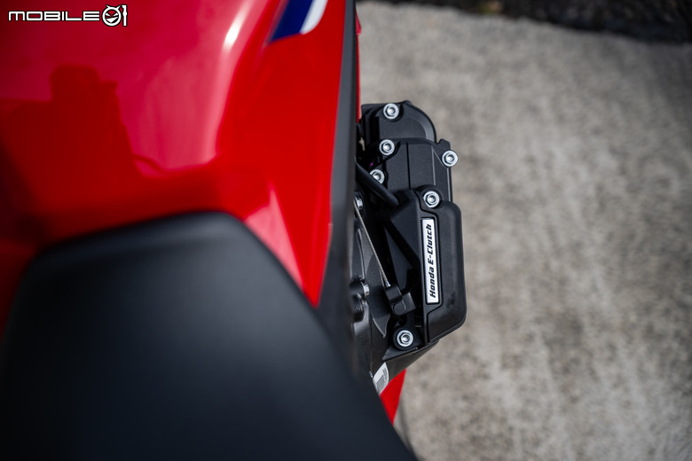 HONDA CB650R、CBR650 E-Clutch 試駕｜想熄火都難！打破操作藩籬，普及騎乘樂趣！