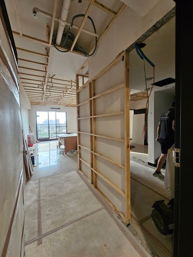 【開箱】台中 四房兩廳 用Egger板材打造海量系統家具收納