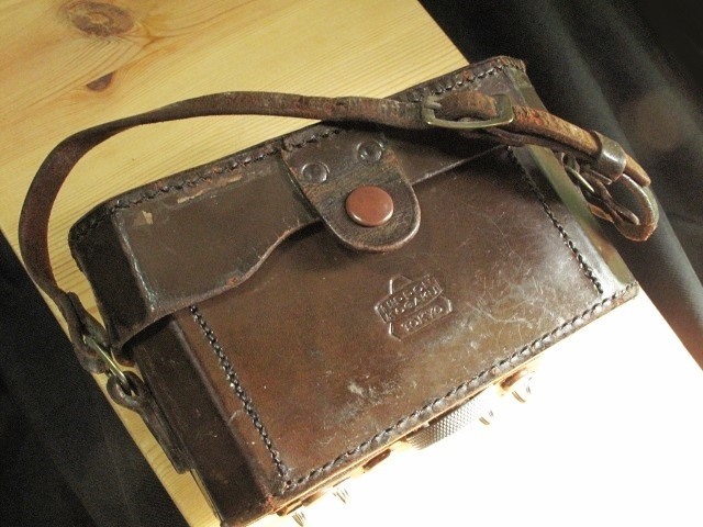 Nikon S 真皮套斷裂修改.