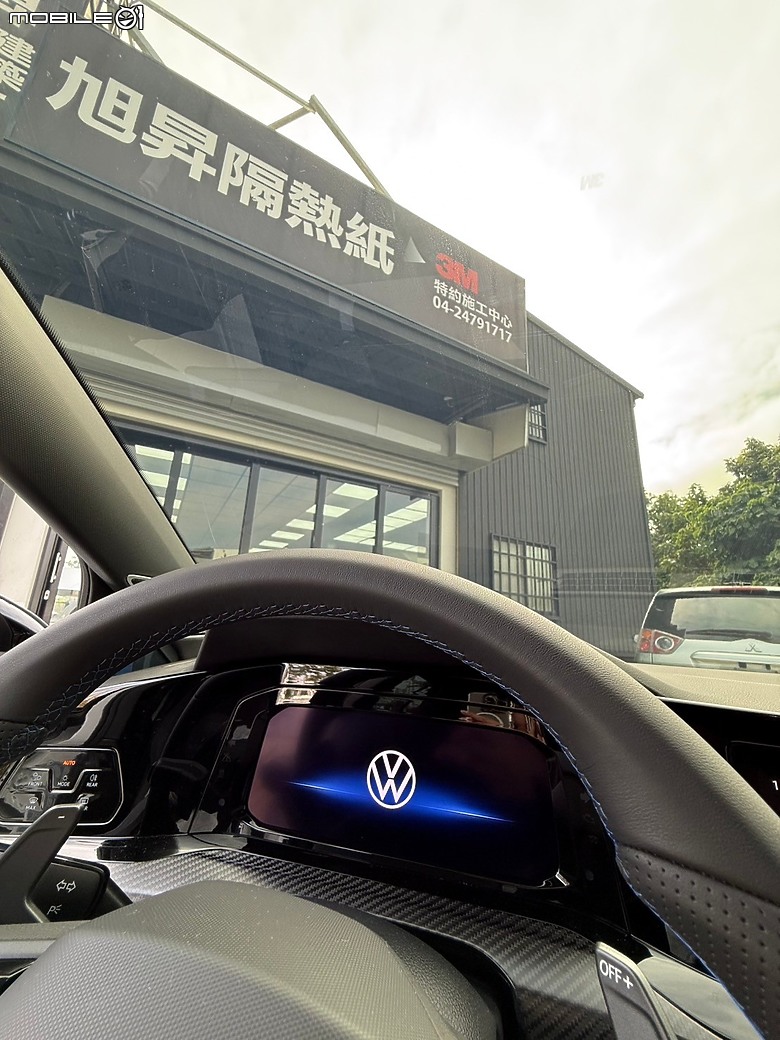 點我看大圖 都市野獸 Golf R 、低調奢華 3M極透+極黑