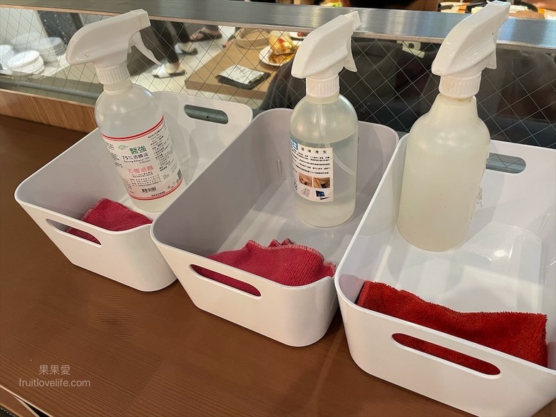 點我看大圖 超狂的牛排店,有超豐富的吃到飽自助吧,連義式手工披薩、越式牛肉河粉都是吃到飽