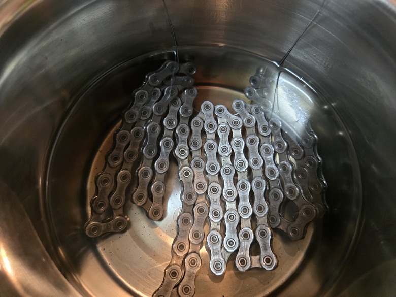 [DIY]自己DIY用石蠟給鍊條潤滑