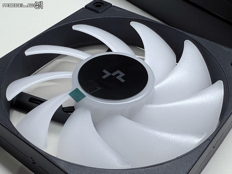 時時監控!九州風神 LQ360 帶監控螢幕水冷