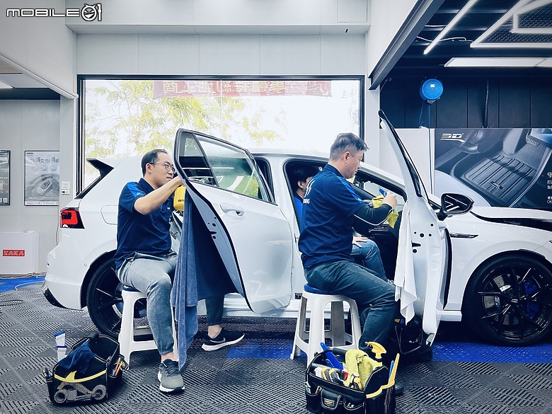 點我看大圖 都市野獸 Golf R 、低調奢華 3M極透+極黑