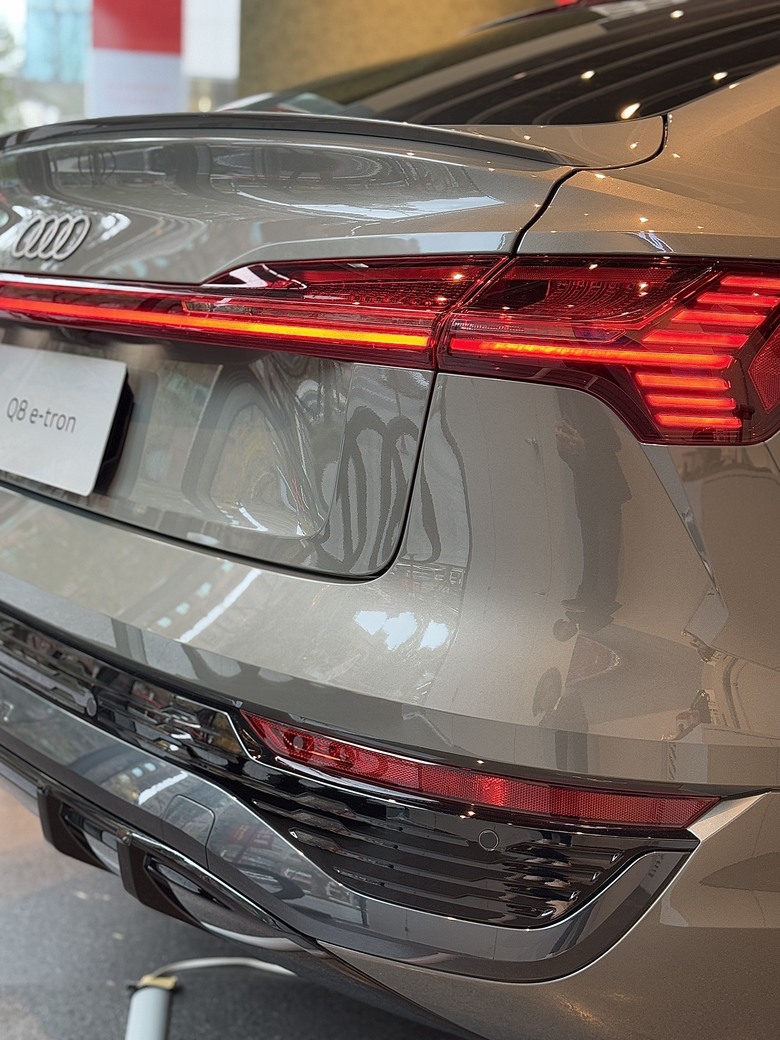 AUDI 新光三越 Diamond Towers