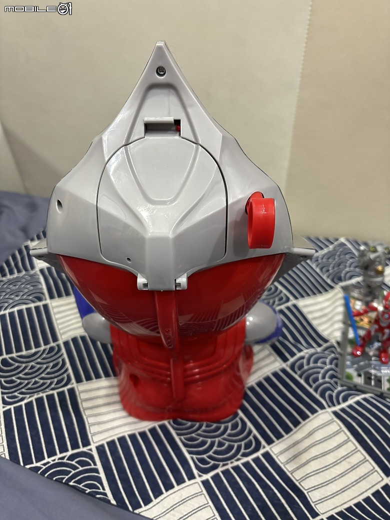 【小惡魔畫蛇添福】超人力霸王超人迷尖叫！7-11超人力霸王扭蛋機：一扭開啟童年夢想