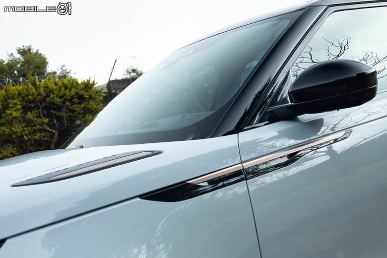 Range Rover Velar 新年式試駕|主流中的感性選擇,依舊散發與眾不同的優美身段!
