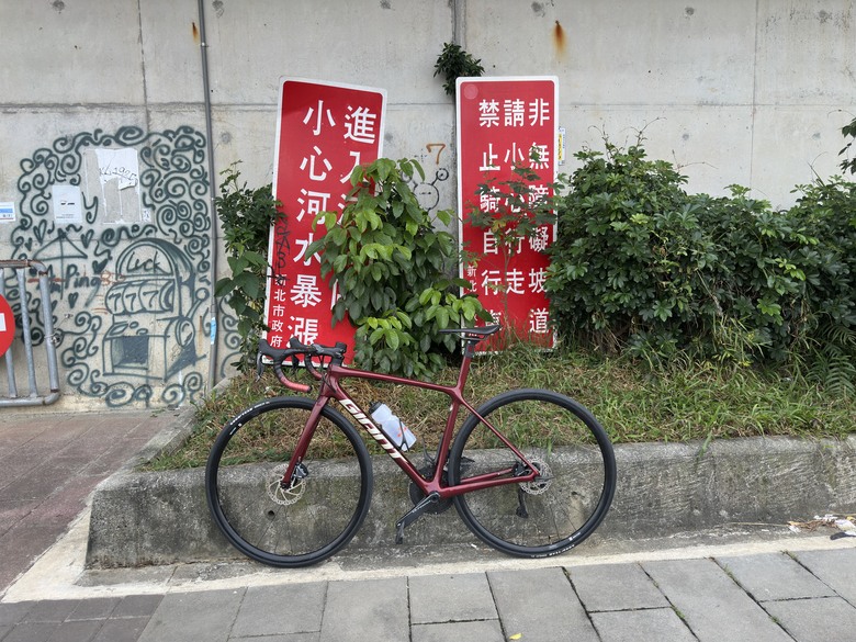 點我看大圖 組一台小時候的夢想ISP車架—GIANT TCR ADVANCED SL 星夜紅(九代TCR)