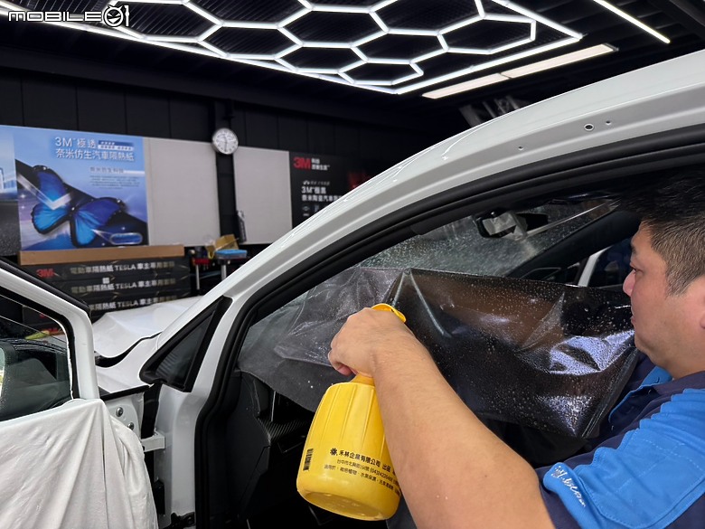 點我看大圖 都市野獸 Golf R 、低調奢華 3M極透+極黑
