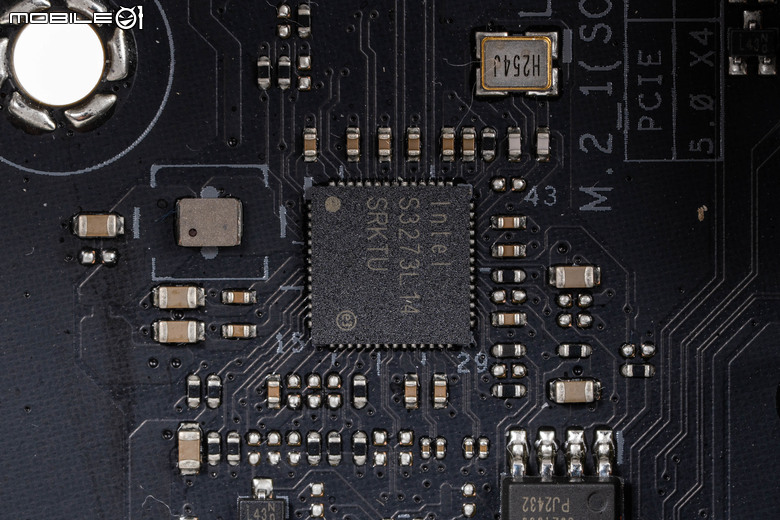 ROG STRIX B850 GAMING-F WiFI 主機板開箱實測 在主流等級提供雙 PCIe Gen 5 SSD 插槽頂規配置