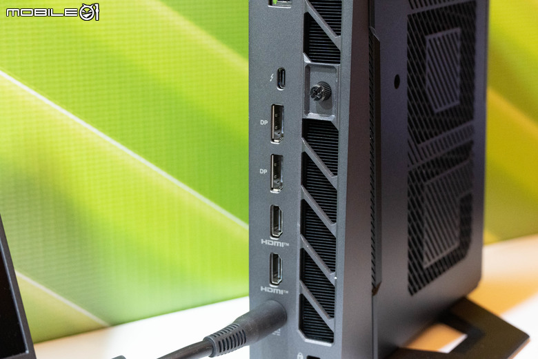 【CES2025】ROG 推出搭載 NVIDIA RTX 50 顯卡的新款 ROG NUC 迷你主機 以小空間獲得更多規格支援