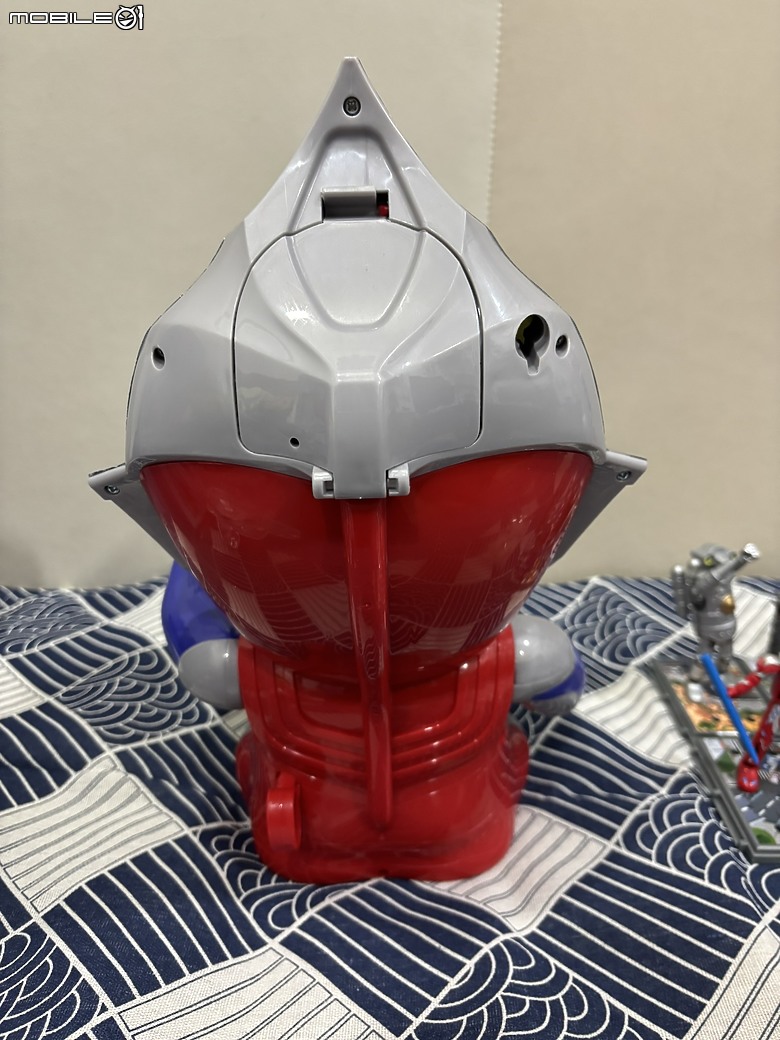 【小惡魔畫蛇添福】超人力霸王超人迷尖叫！7-11超人力霸王扭蛋機：一扭開啟童年夢想