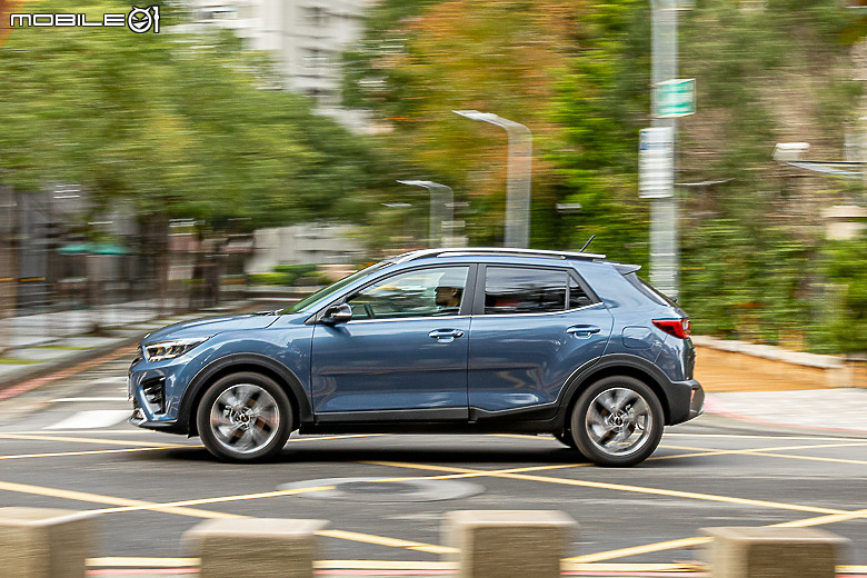 Kia Stonic GT-line 25年式試駕｜安全滿載的輕油電小潮旅