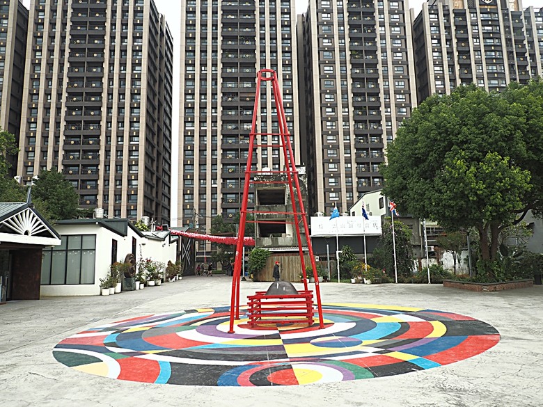 忠貞新村文化園區、異域故事館、太武新村眷村文化園區、中原文創園區、中庄吊橋與大漢溪山豬湖生態親水園區,吃吃喝喝之阿嬌米干與久留米日式咖哩 — 寒流來襲之中壢大溪一日遊