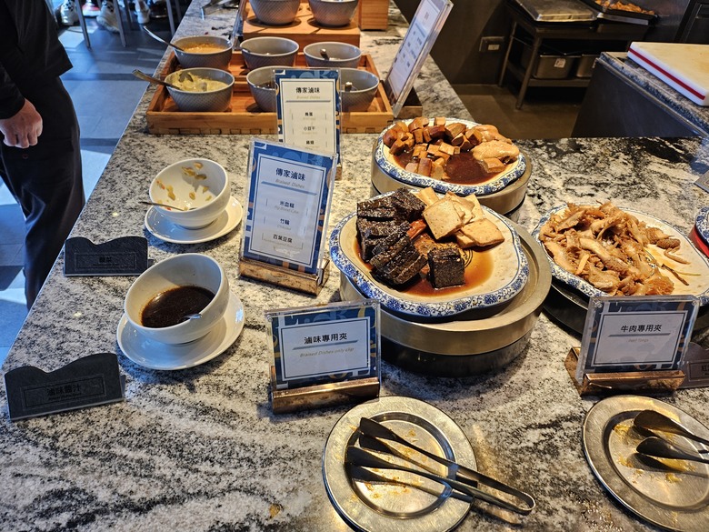 【小惡魔畫蛇添福】連兩天的回娘家大餐 - 饗食天堂 (桃園店) v.s 漢來海港 (天母Sogo店)