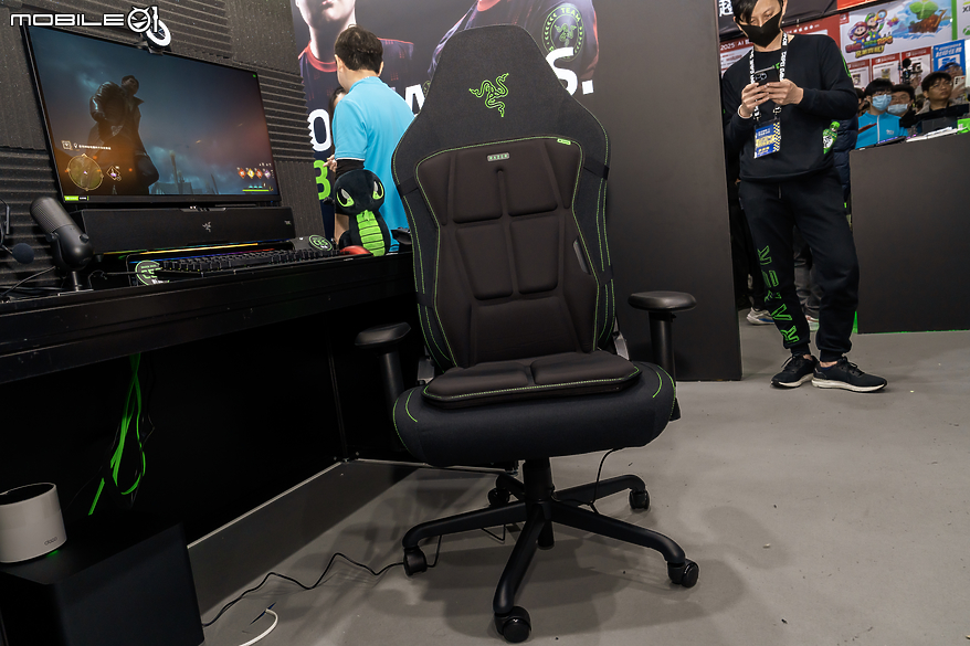 【採訪】啦啦隊女神李雅英化身一日店長 親身體驗 Razer CES 新品就在 TpGS！