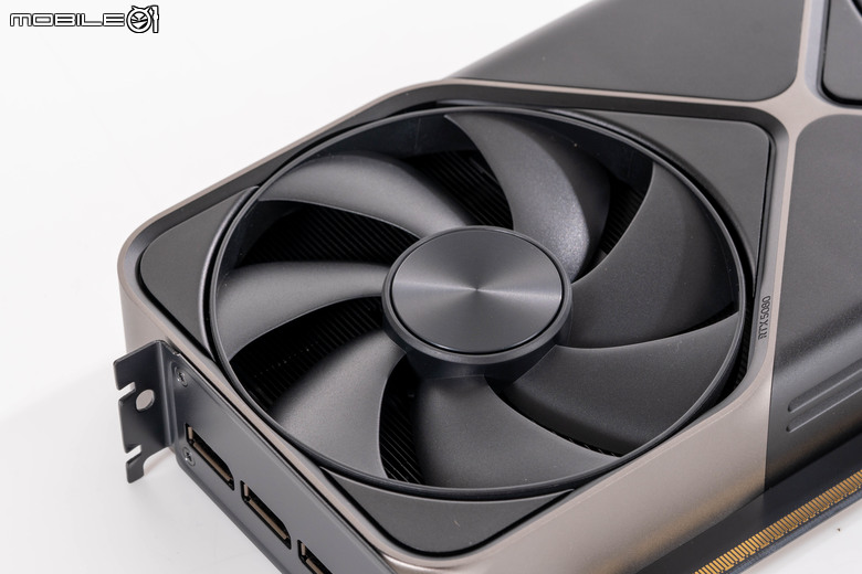 NVIDIA GeForce RTX 5080 創始版顯示卡開箱實測 老黃刀法再度精湛切割 4K 解析度遊戲新顯卡的必選之作?
