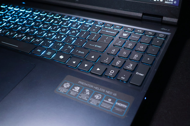 開啟宏碁信仰大門 16吋電競i9 180Hz筆電 Acer Predator Helios Neo 16 (PHN16-72-93J4) 開箱拆機