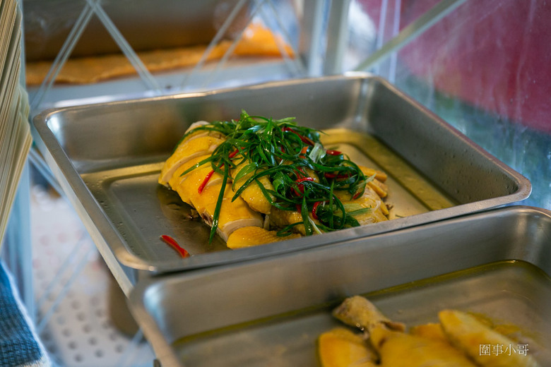 中壢太子鎮美食-饗福便當,沒有看板的小小便當店,但竟然能吃到餐廳等級的精緻菜餚!!!還有各式真空冷凍包裝的各種菜色可以選購。