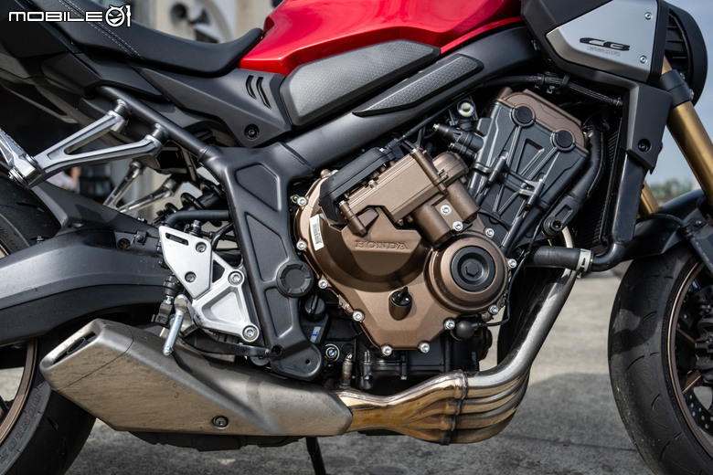 HONDA CB650R、CBR650 E-Clutch 試駕|想熄火都難!打破操作藩籬,普及騎乘樂趣!