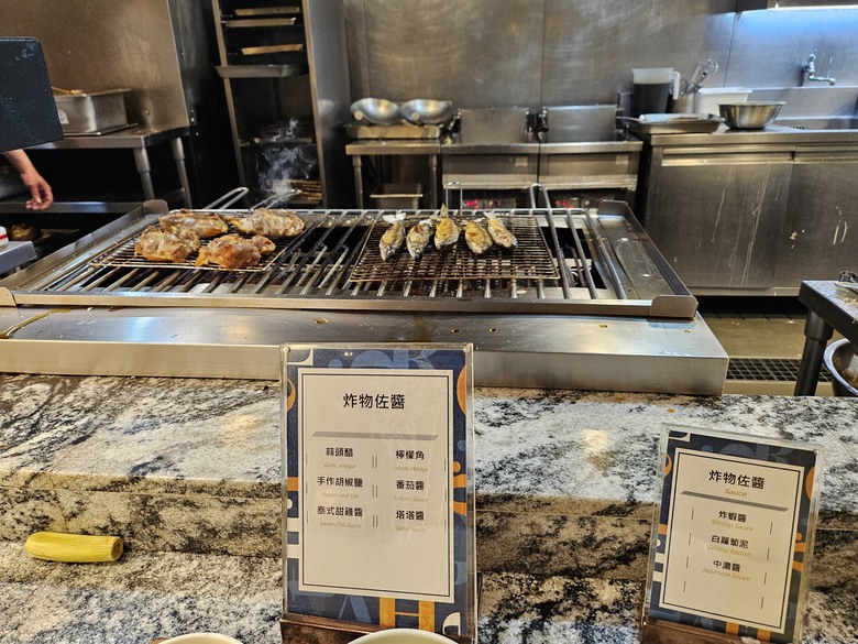 【小惡魔畫蛇添福】連兩天的回娘家大餐 - 饗食天堂 (桃園店) v.s 漢來海港 (天母Sogo店)