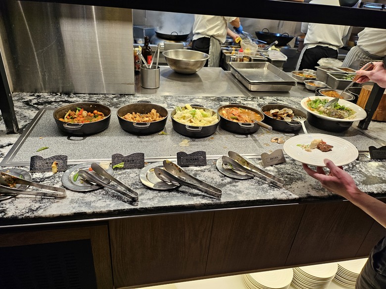 【小惡魔畫蛇添福】連兩天的回娘家大餐 - 饗食天堂 (桃園店) v.s 漢來海港 (天母Sogo店)