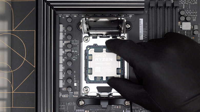 用時序換時脈 Crucial DDR5 Pro 6400 OC Gaming Memory 價格有俗！搭配 Core Ultra 9 285K，四條插滿 DDR5 6800