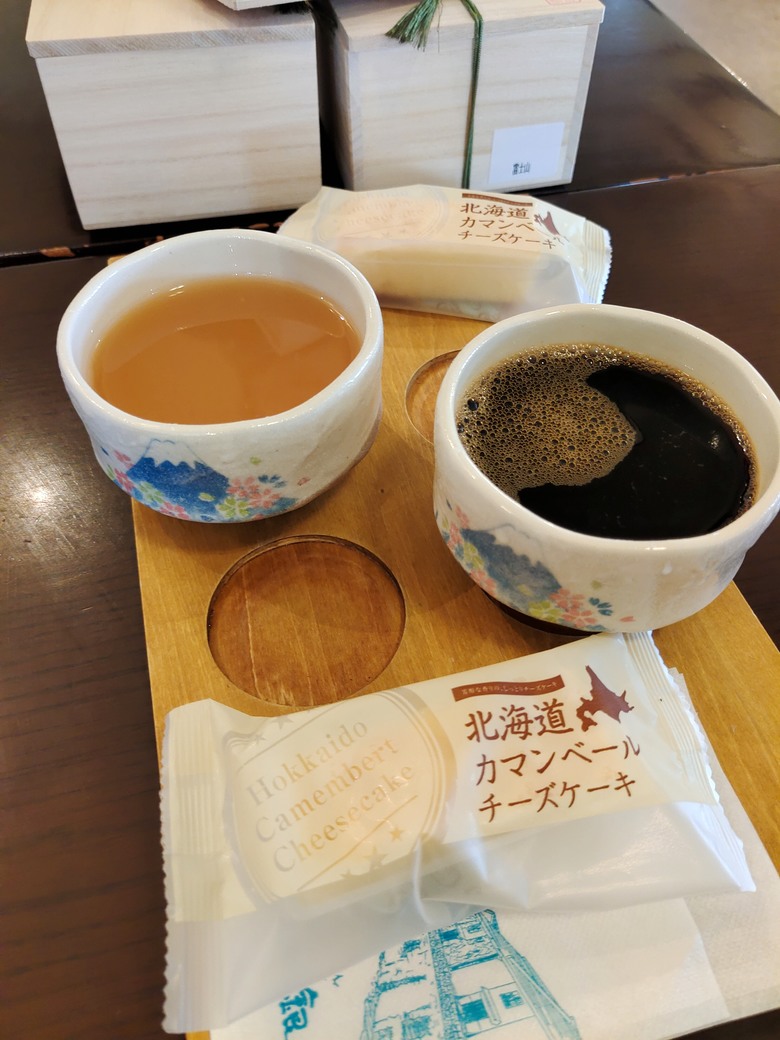 【小惡魔畫蛇添福】 我們家的5天4夜日本行 - Day4 ~ Day5 - 層雲峽流星瀑布 / 小樽運河 / 北菓樓 / 六花亭 / 大通公園 / 北海道神宮