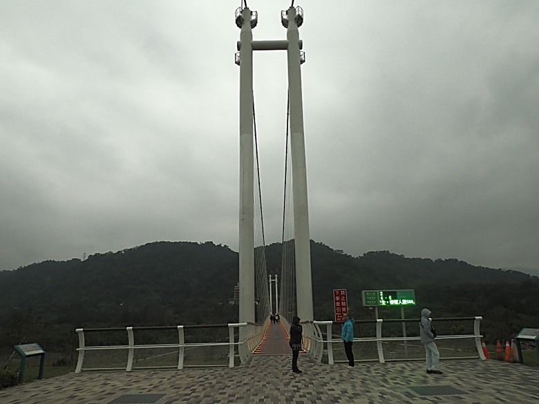 忠貞新村文化園區、異域故事館、太武新村眷村文化園區、中原文創園區、中庄吊橋與大漢溪山豬湖生態親水園區,吃吃喝喝之阿嬌米干與久留米日式咖哩 — 寒流來襲之中壢大溪一日遊