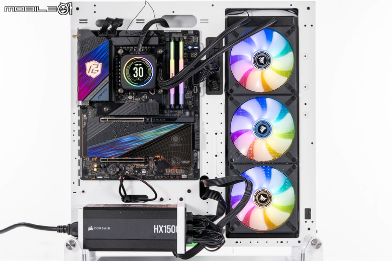 華擎 PHANTOM GAMING Z890 NOVA WIFI 主機板開箱實測 以雙生旗艦配置提供不同視覺選擇