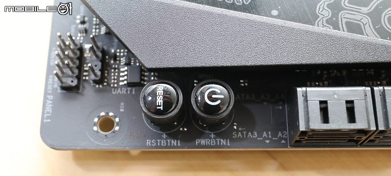 點我看大圖 10年磨一劍 OCF 回歸整併太極 ASR 華擎 Z890 Taichi OCF 開箱