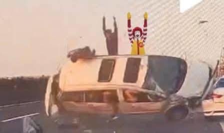 (嘉義)國道一號附近，汽車，自翻...四圈以上。