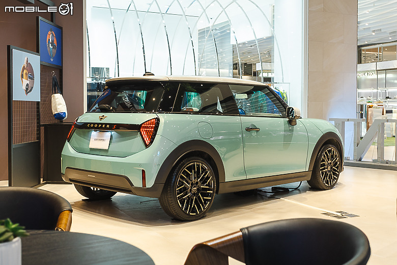 【採訪】「BMW豪華品牌體驗店」進駐大直 NOKE 忠泰樂生活，BMW i、BMW M 豪華陣容接續登場！