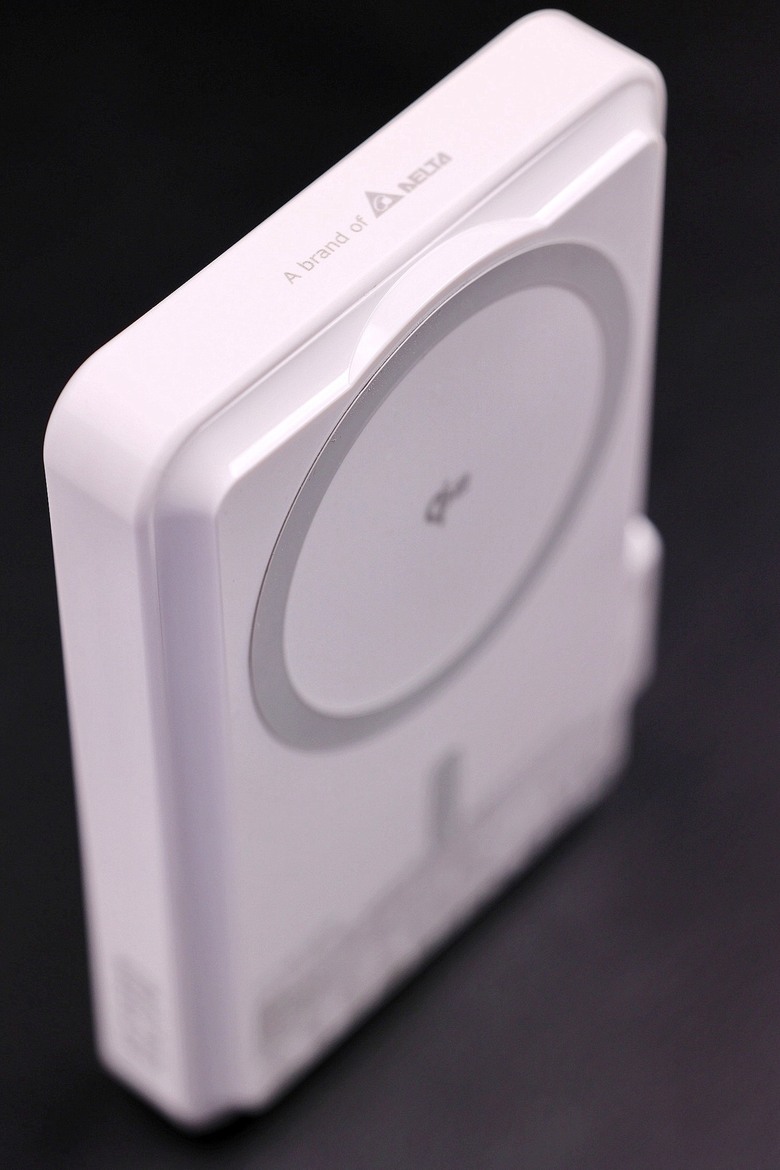 【開箱】Innergie Qi2 10200mAh行動電源，用於支援iPhone 16 Pro Max