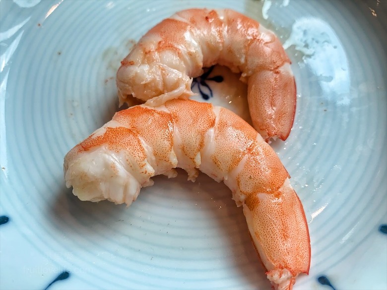 點我看大圖 火鍋餐前奉茶的儀式感,嚴選食材的精緻鍋物,咕溜的烏龜仙草凍,綿密的霜淇淋在這都吃的到