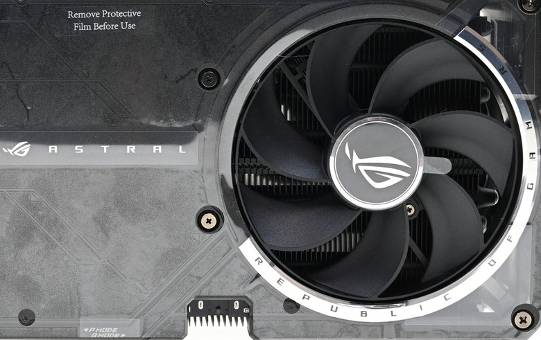 點我看大圖 動爪玩ROG ASTRAL GEFORCE RTX 5090超頻版-開箱篇