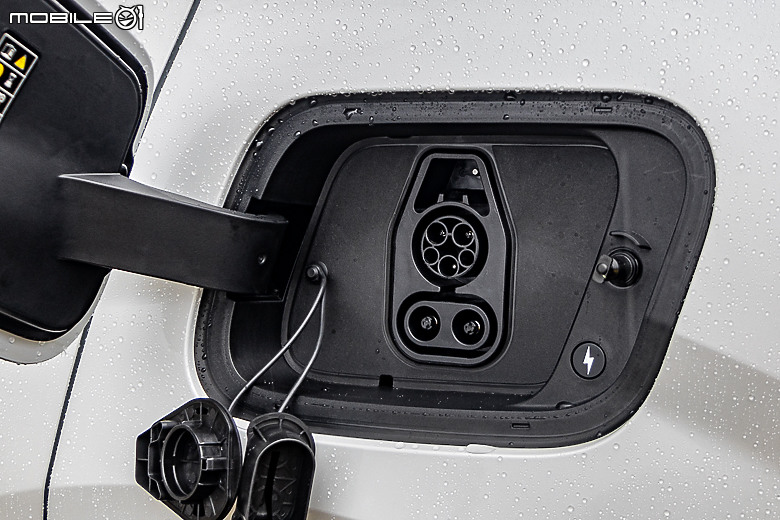 Volvo EX30 Twin Motor Performance 試駕| 有型、有趣但不容小覷的純電小休旅!