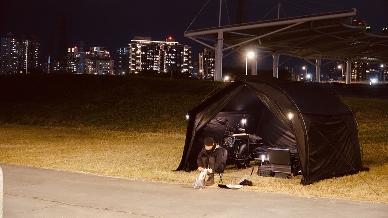 成就解鎖！一個女生騎電輔車去露營